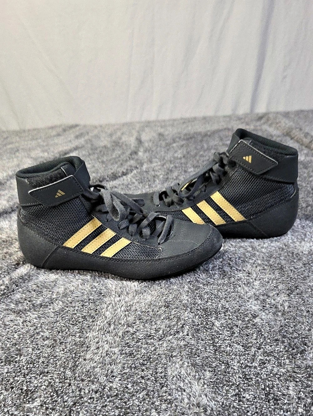 Adidas Kids HVC Youth Wrestling Shoes Black Metallic Gold HP6872 Size 4Y EUC